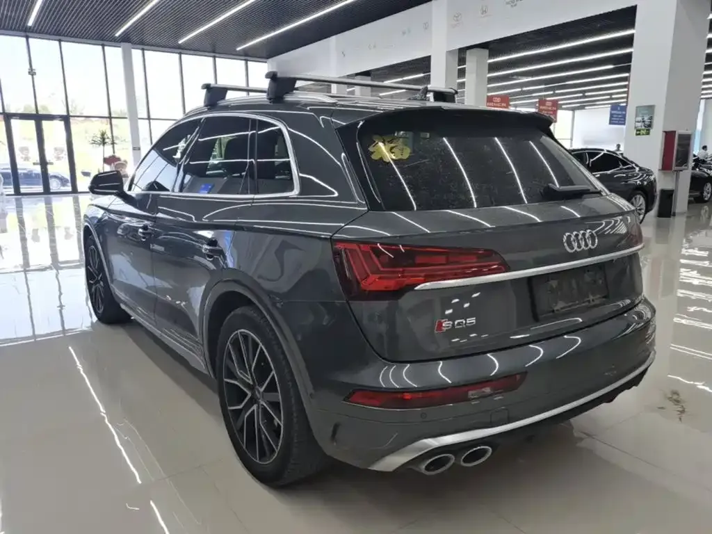 Audi SQ5 — фото 8