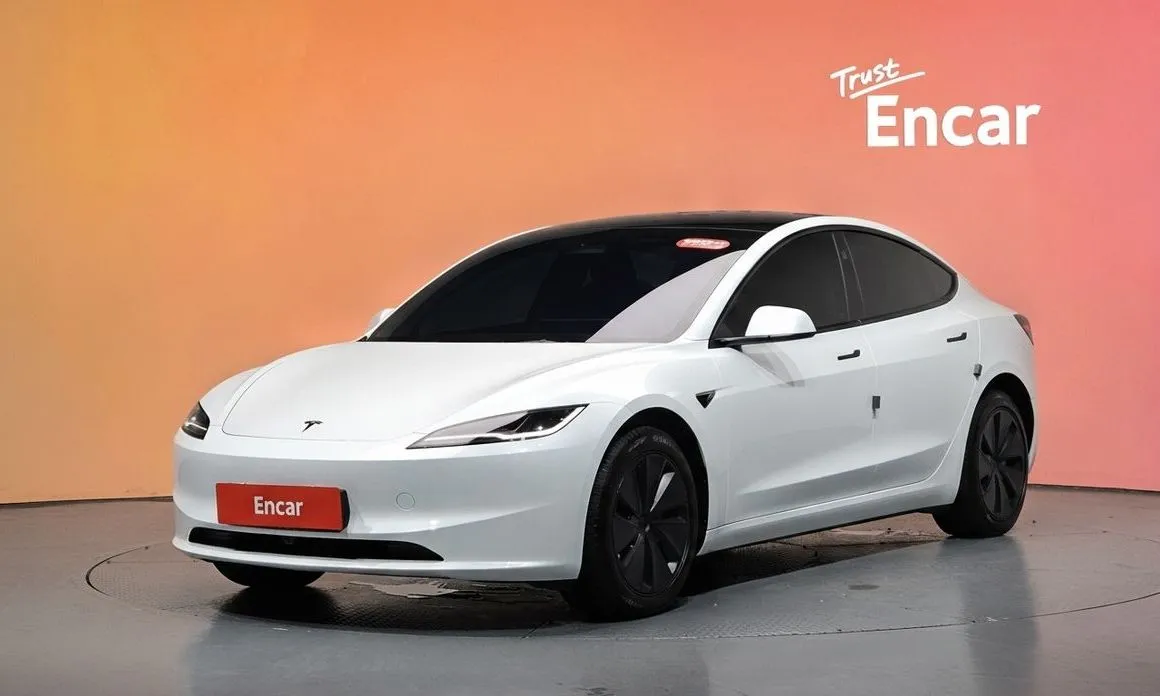 Tesla Model 3 — фото 1