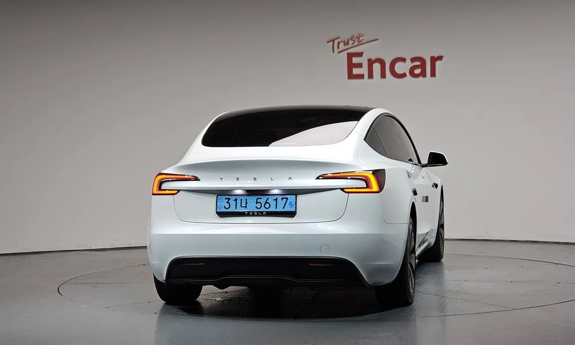 Tesla Model 3 — фото 4