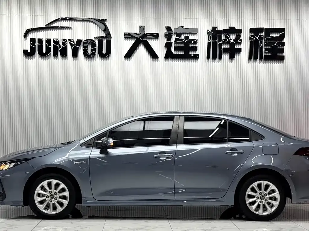 Toyota Corolla — фото 3