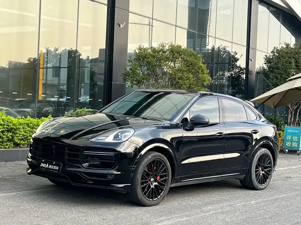 Porsche Cayenne — фото 1