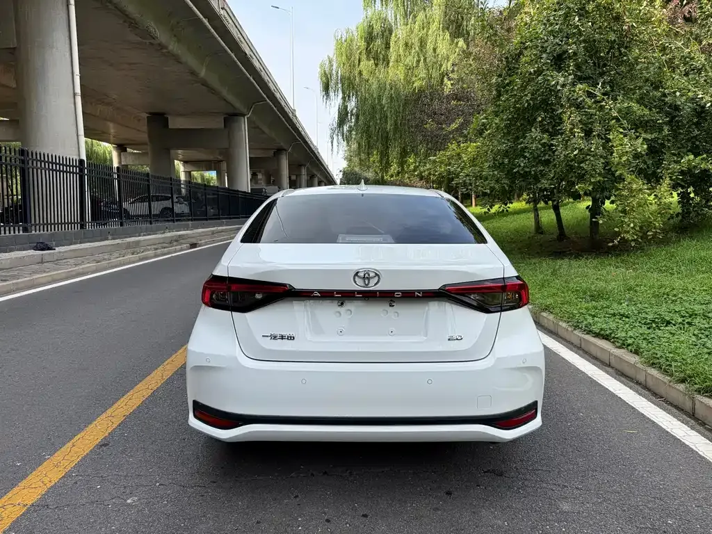 Toyota Allion — фото 9