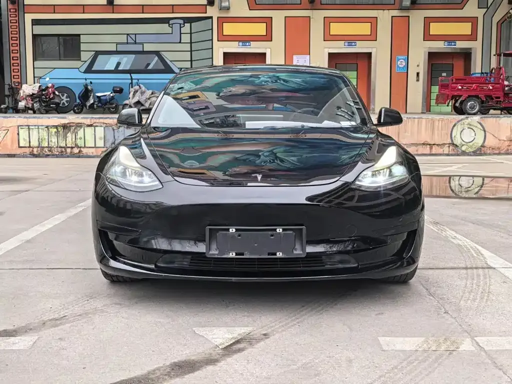 Tesla Model 3 — фото 6
