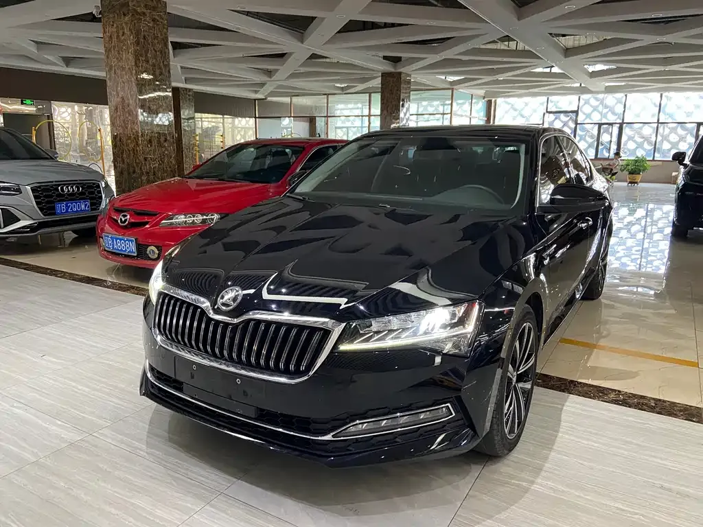 Skoda Superb — фото 1