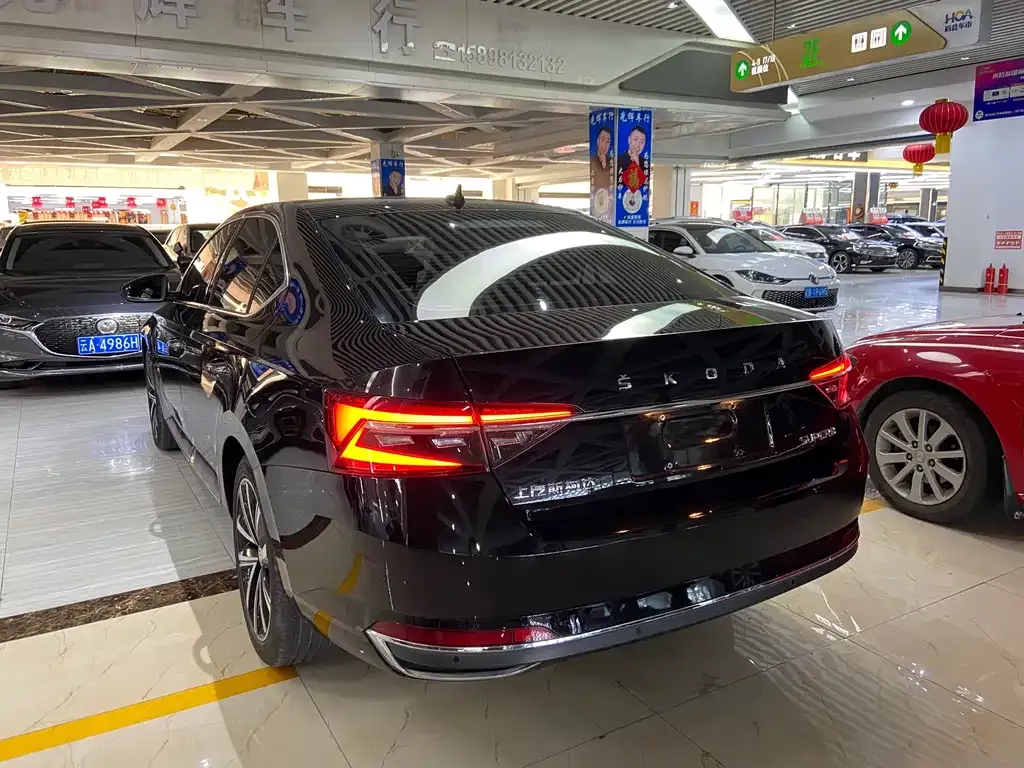 Skoda Superb — фото 5