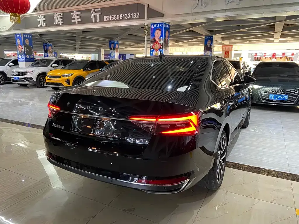 Skoda Superb — фото 6