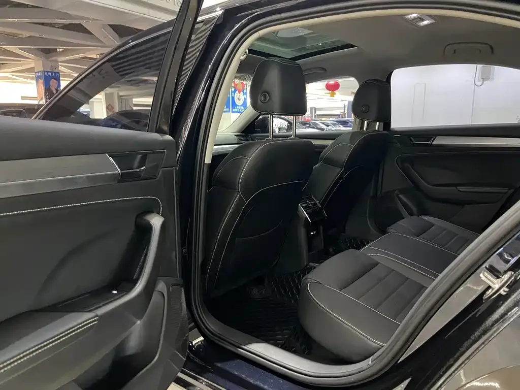 Skoda Superb — фото 2