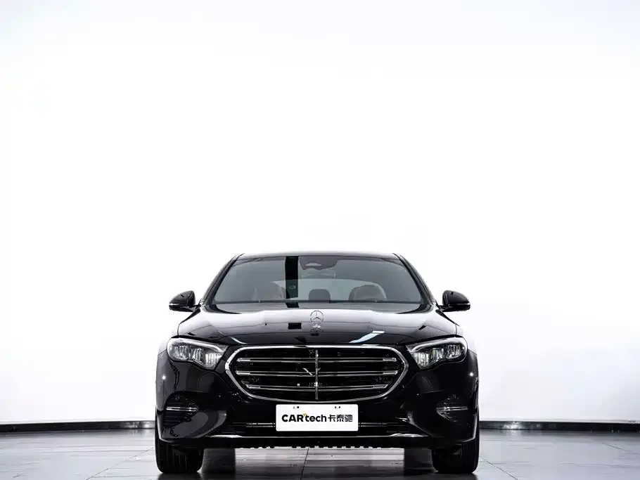Mercedes-Benz E-Class — фото 2