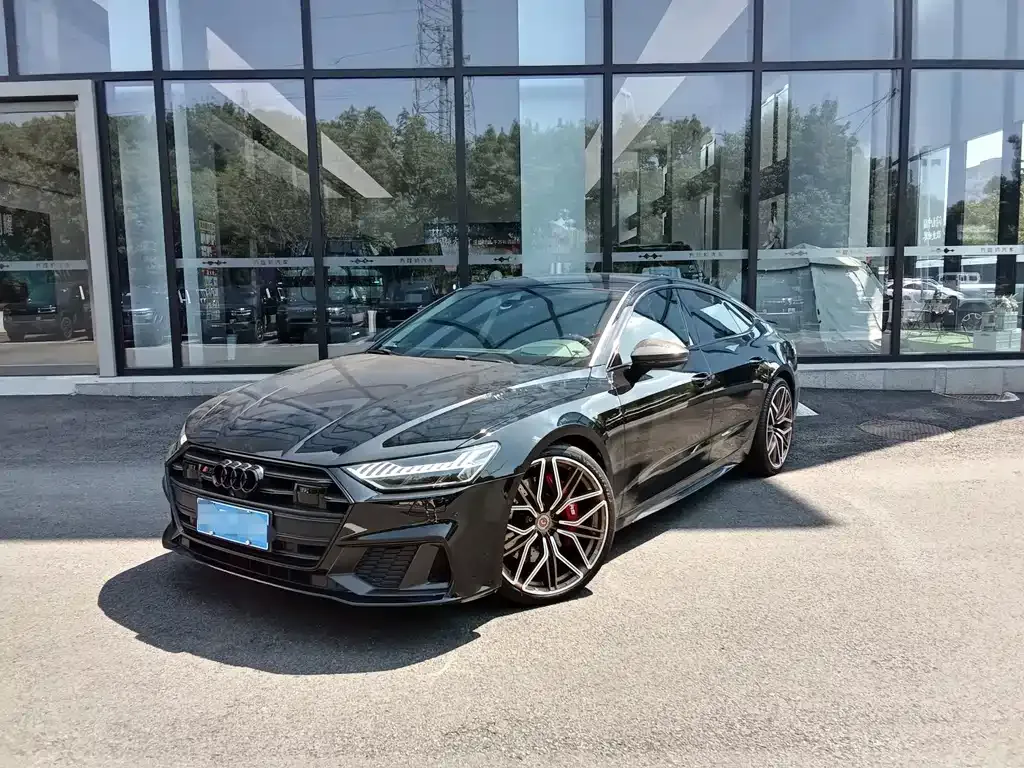 Audi A7L — фото 1