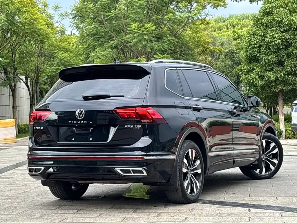 Volkswagen Tiguan L — фото 10