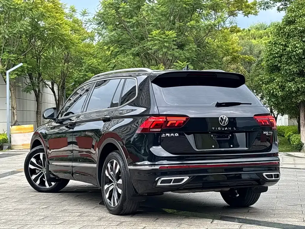 Volkswagen Tiguan L — фото 7