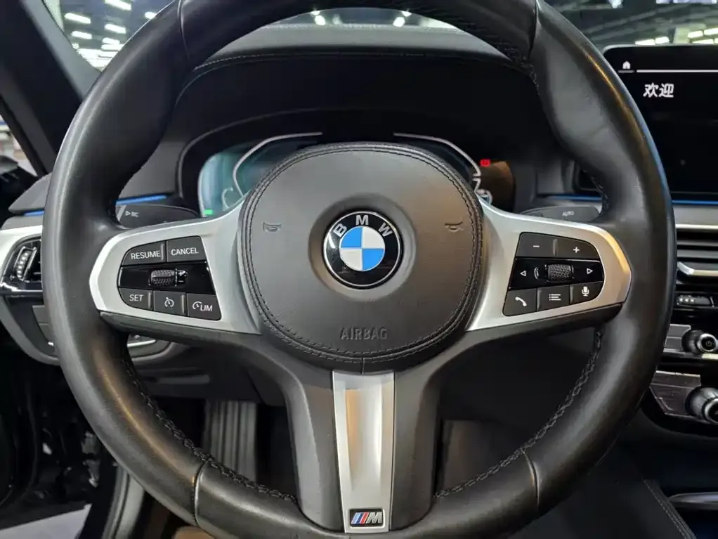 BMW 5 Series New Energy — фото 3