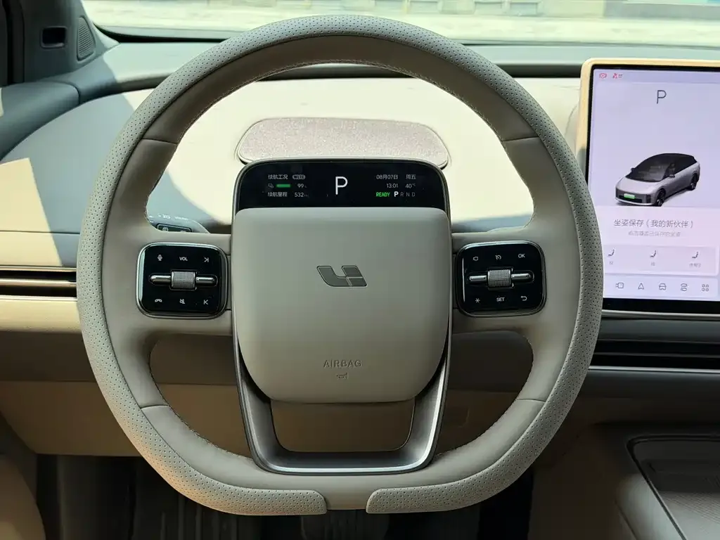 Li Auto i6 — фото 3