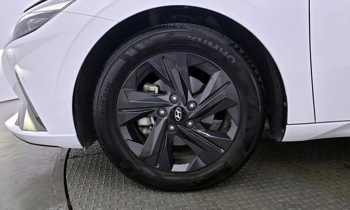 Hyundai AVANTE — фото 2