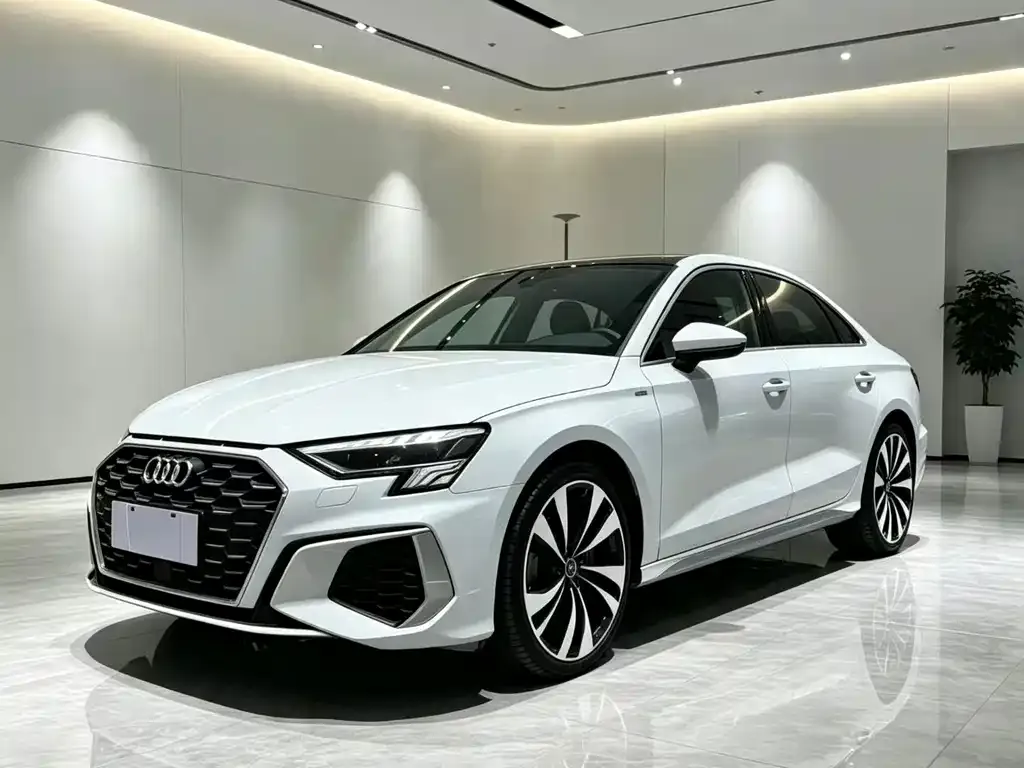 Audi A3 — фото 1