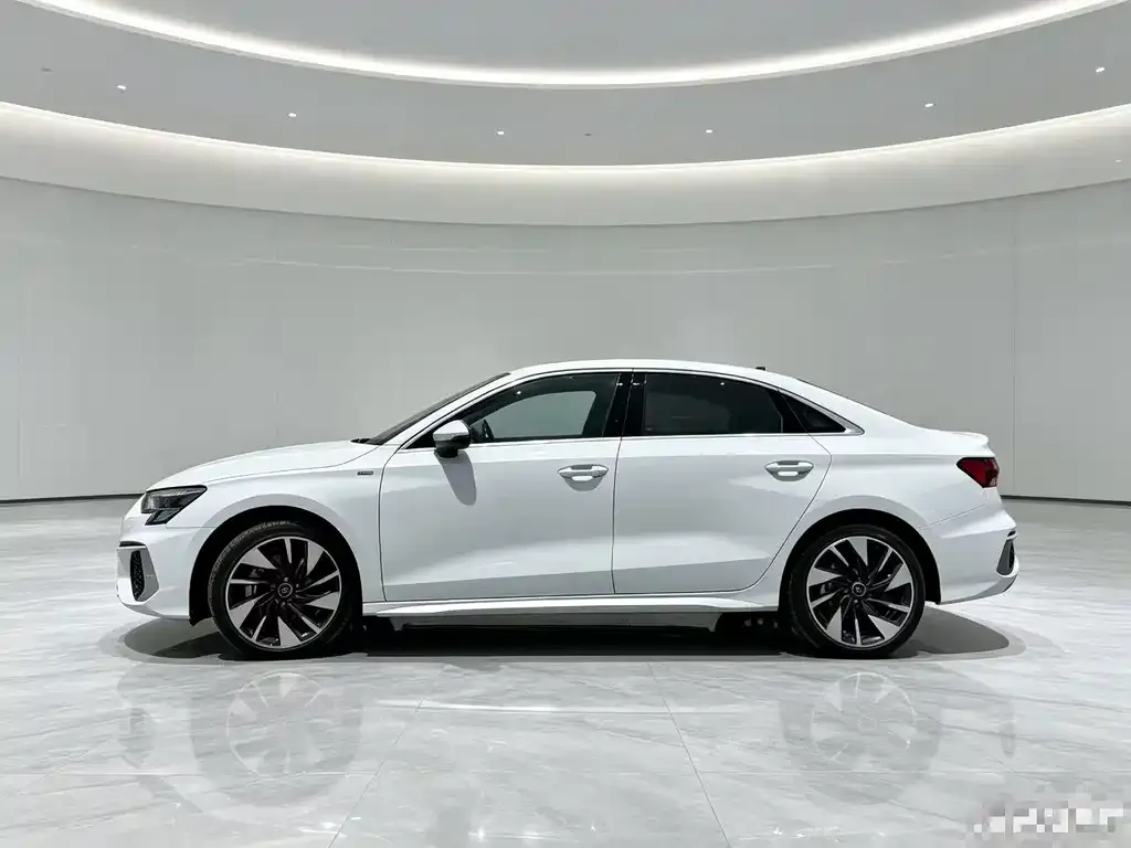 Audi A3 — фото 3