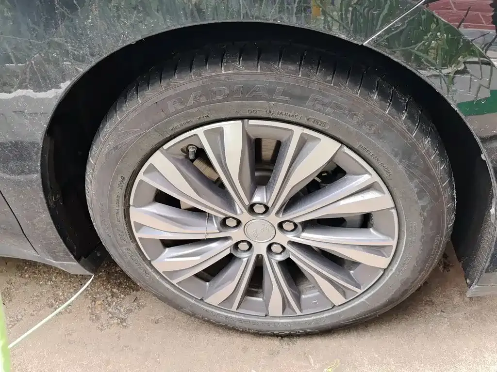 Hongqi E-QM5 — фото 3