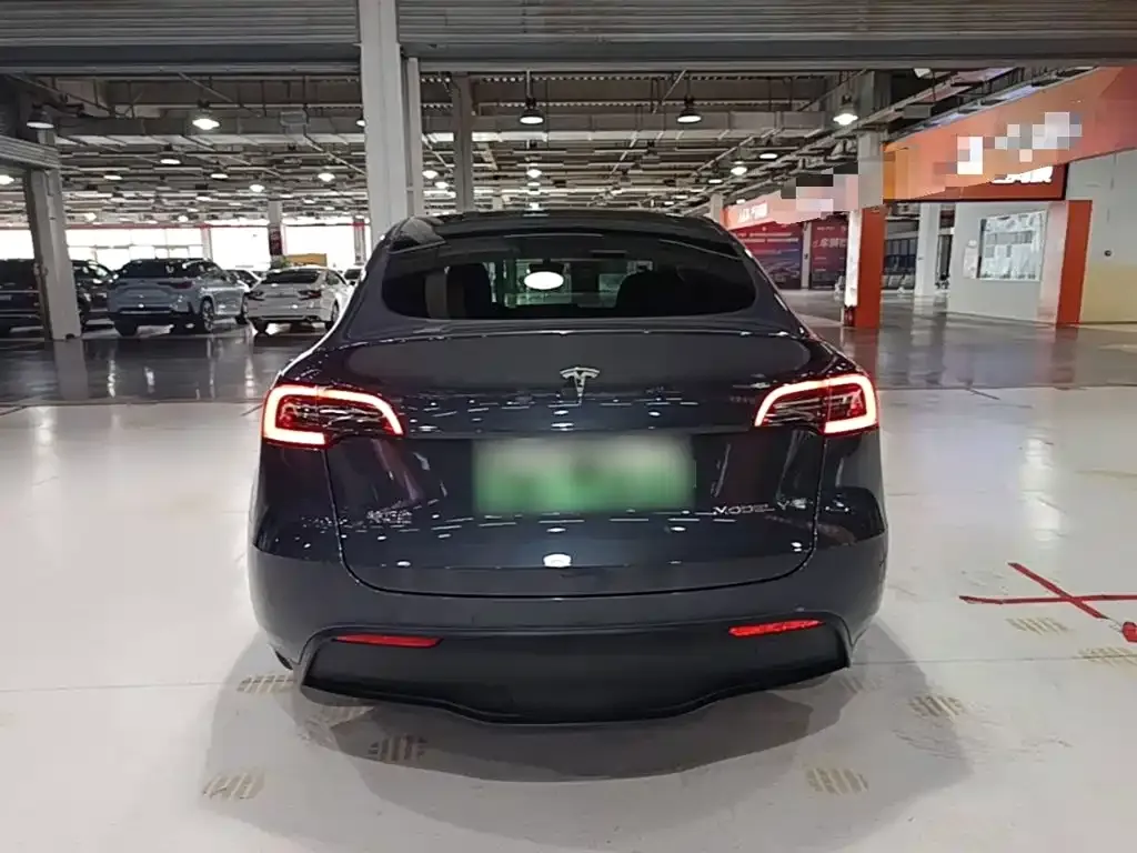 Tesla Model Y — фото 7