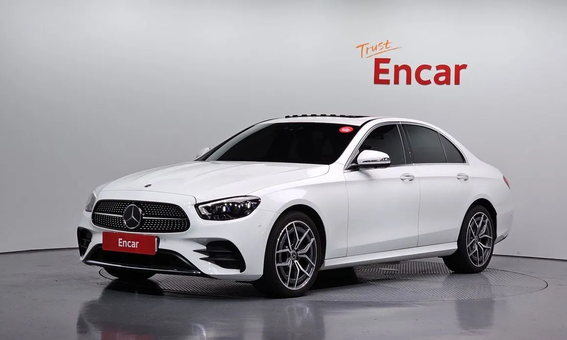 Mercedes-Benz E-Class — фото 1