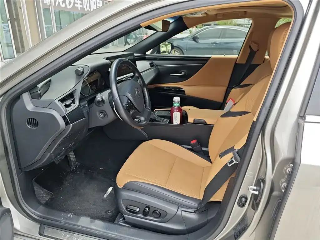 Lexus ES — фото 8