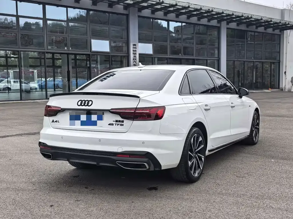 Audi A4L — фото 4