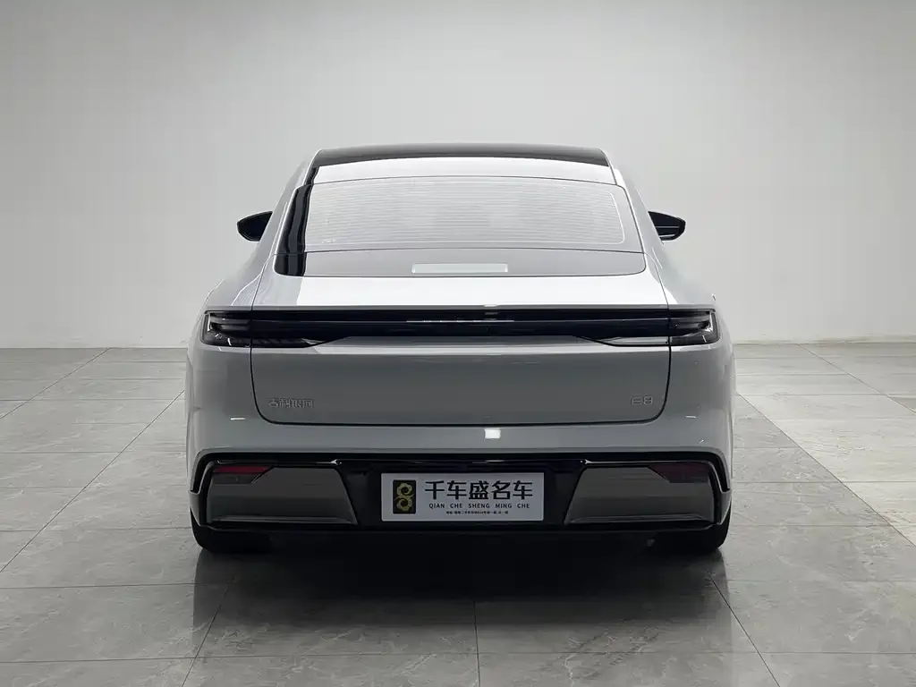 Geely Galaxy E8 — фото 8