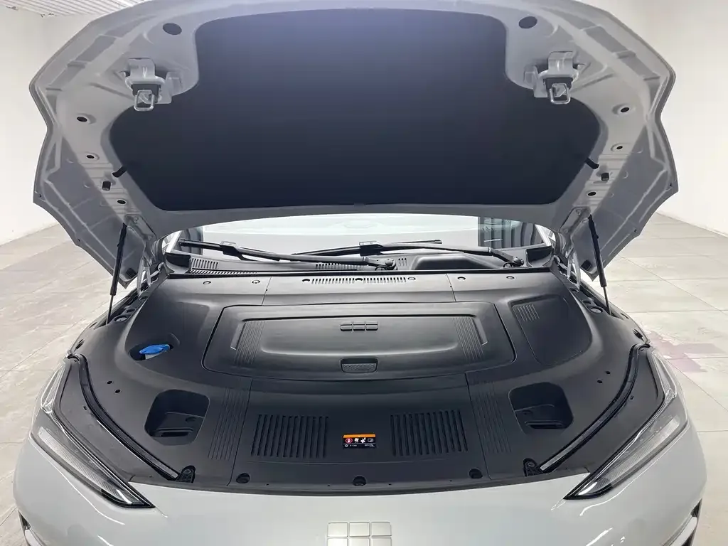 Geely Galaxy E8 — фото 4