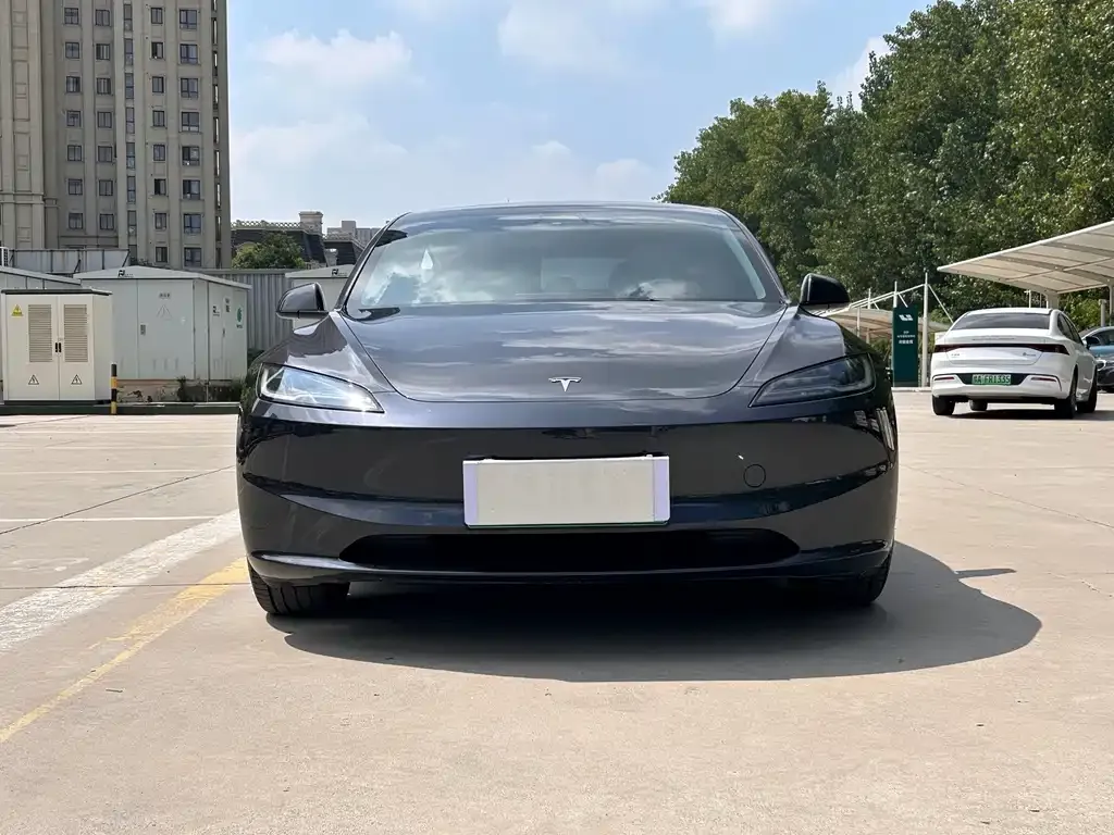Tesla Model 3 — фото 2