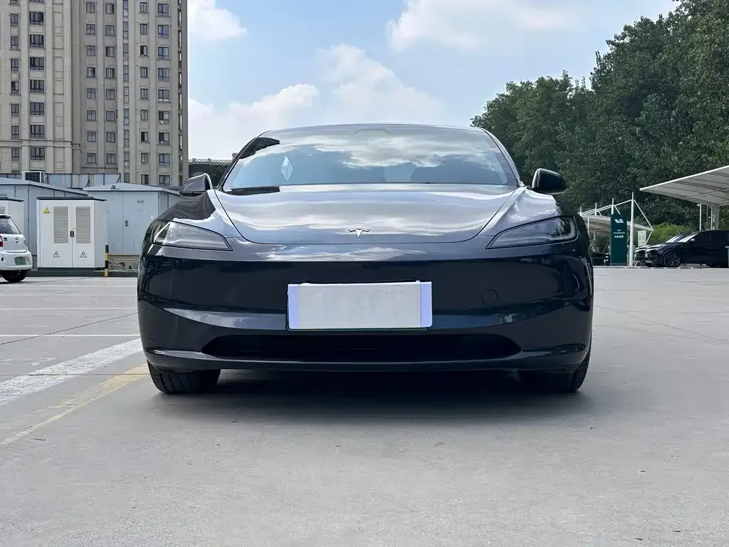 Tesla Model 3 — фото 4