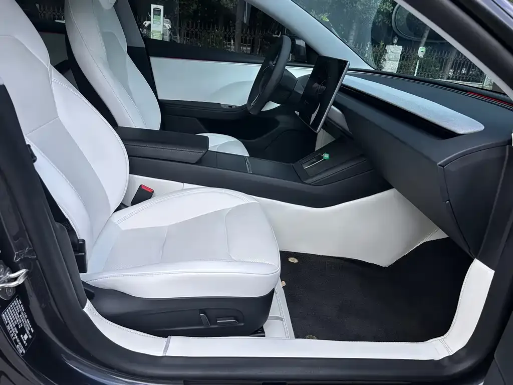 Tesla Model 3 — фото 8