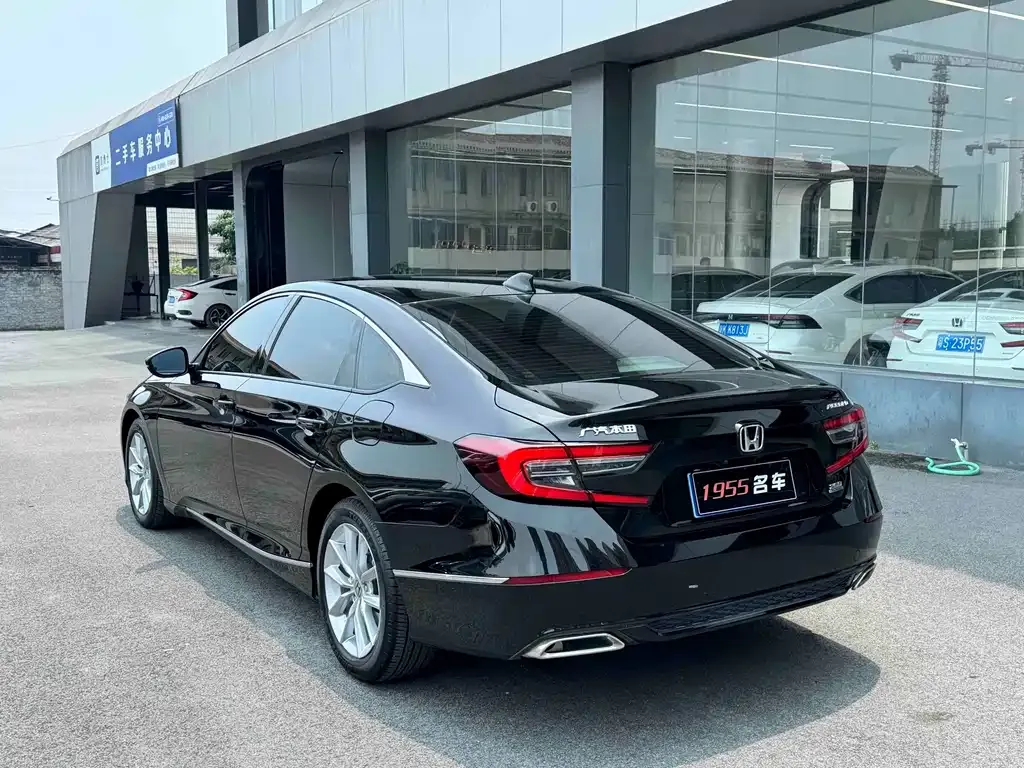 Honda Accord — фото 8