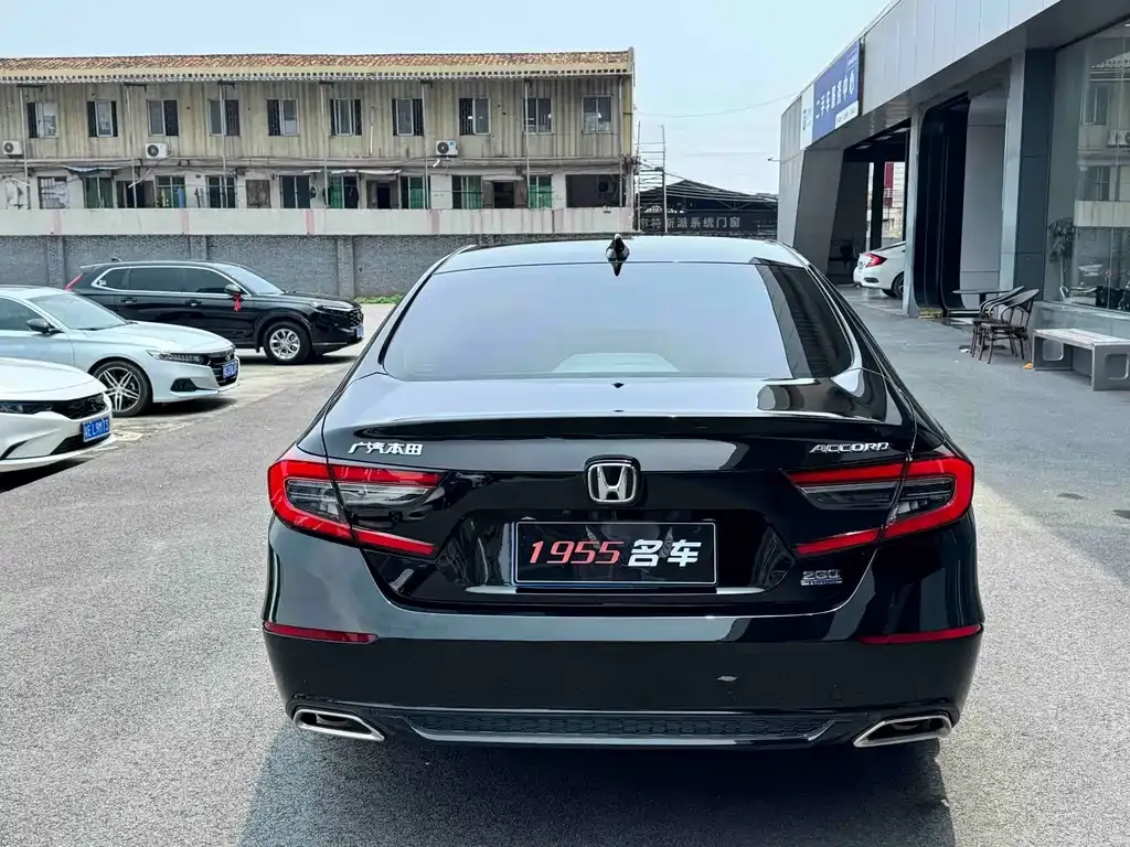 Honda Accord — фото 6