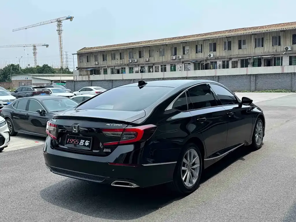 Honda Accord — фото 9