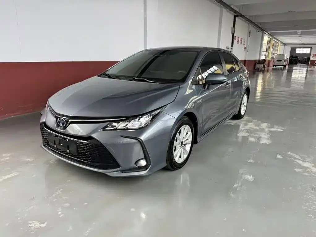 Toyota Corolla — фото 1