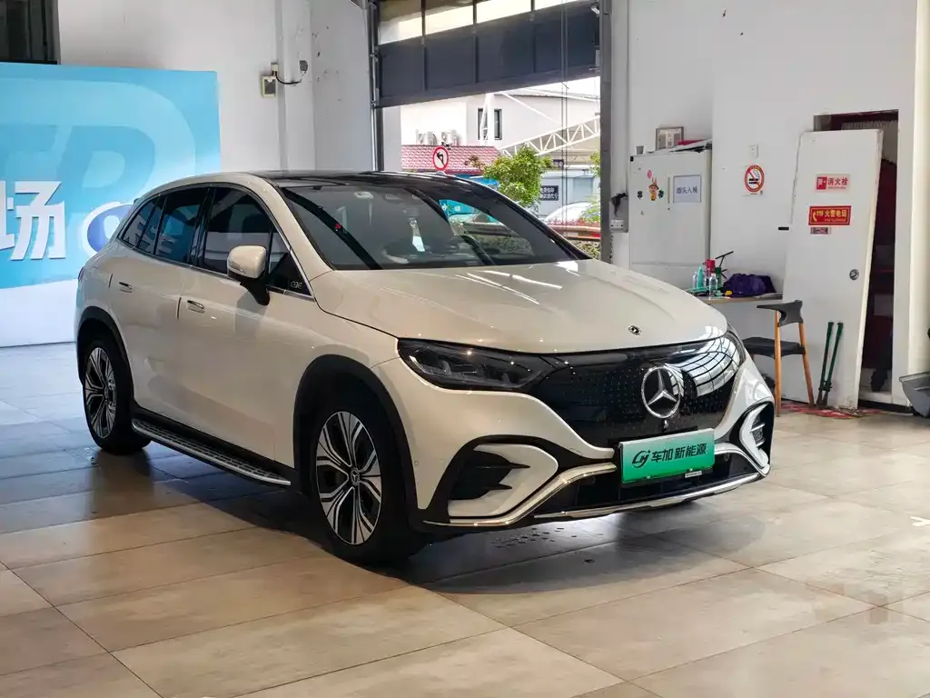 Mercedes-Benz EQE SUV — фото 2