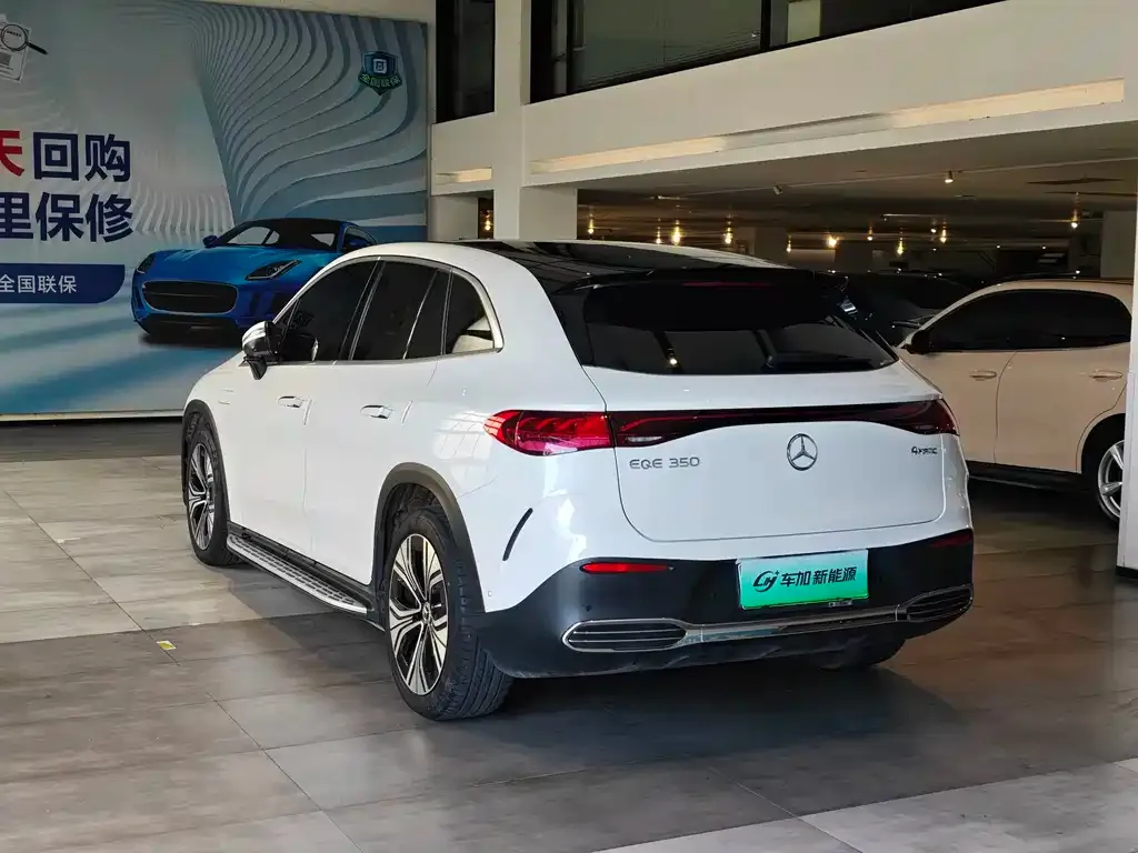 Mercedes-Benz EQE SUV — фото 8