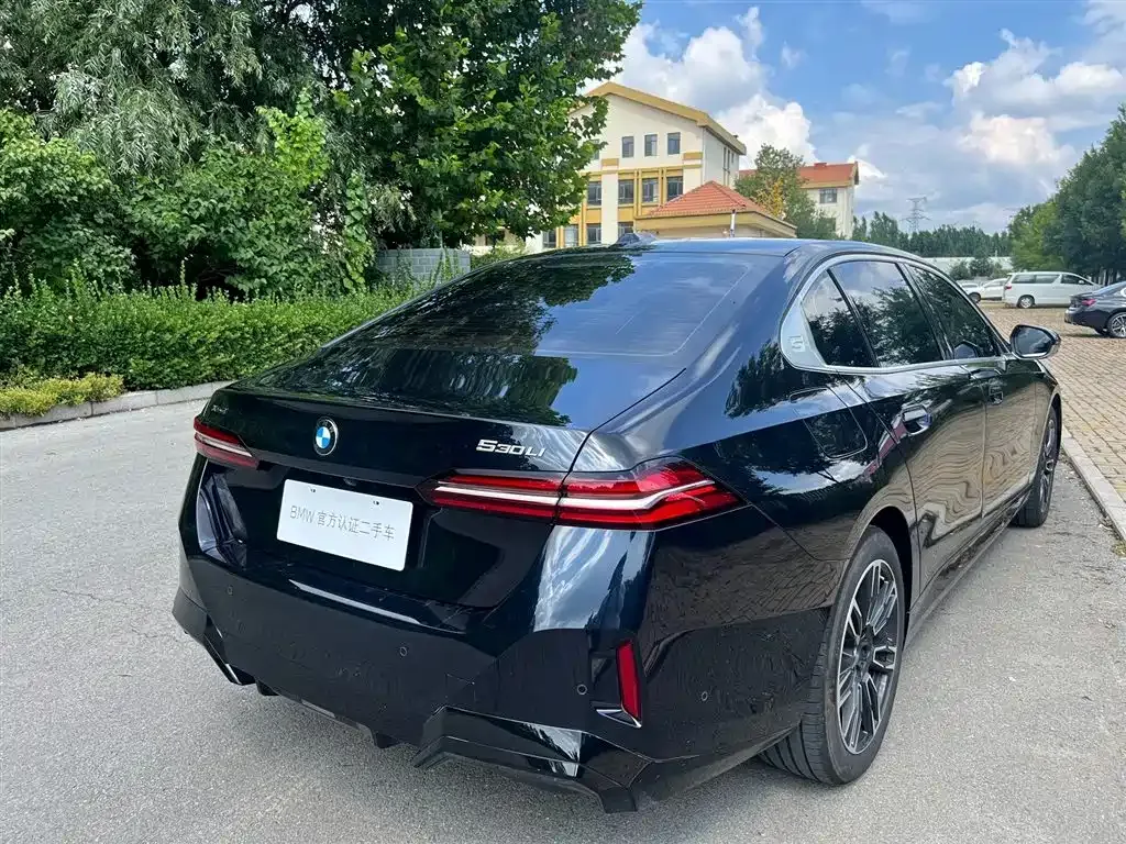 BMW 5 Series — фото 10