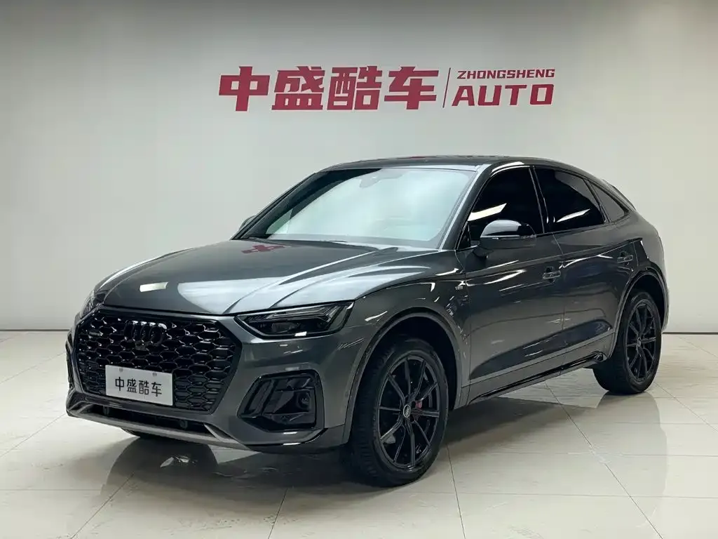 Audi Q5L Sportback — фото 1