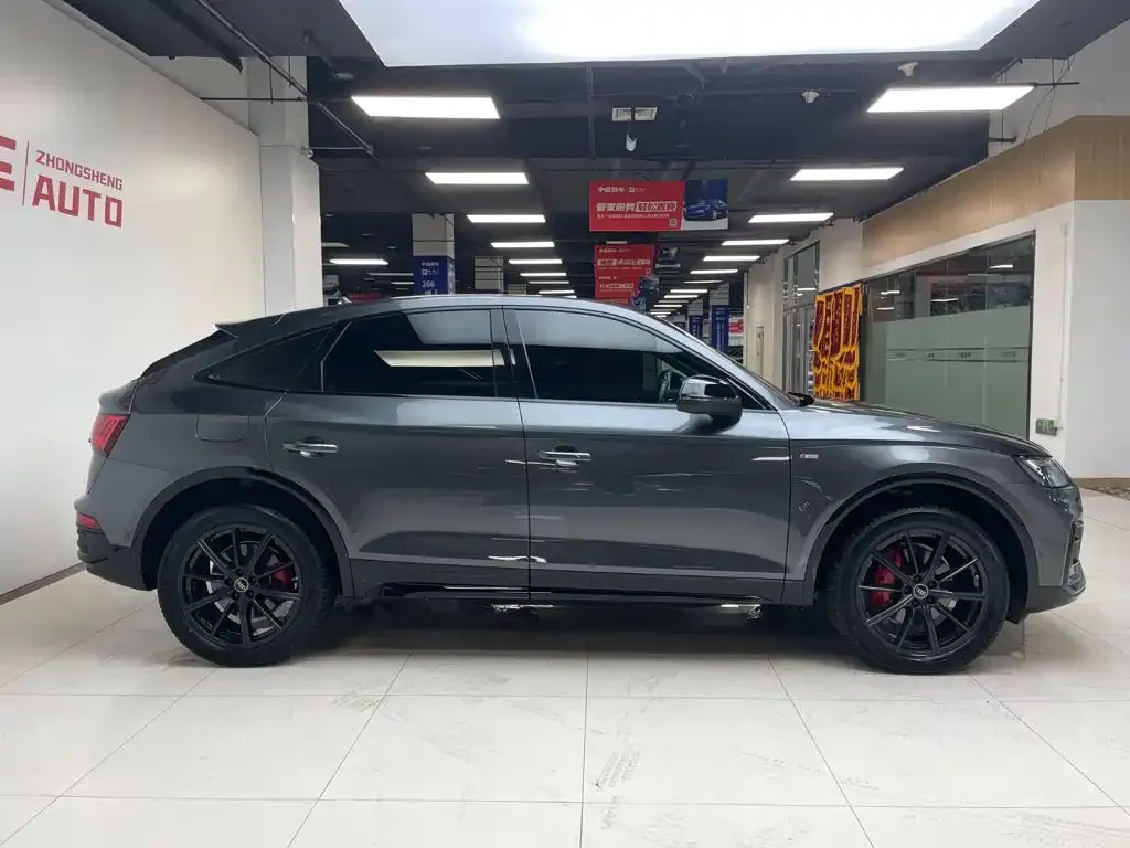 Audi Q5L Sportback — фото 4