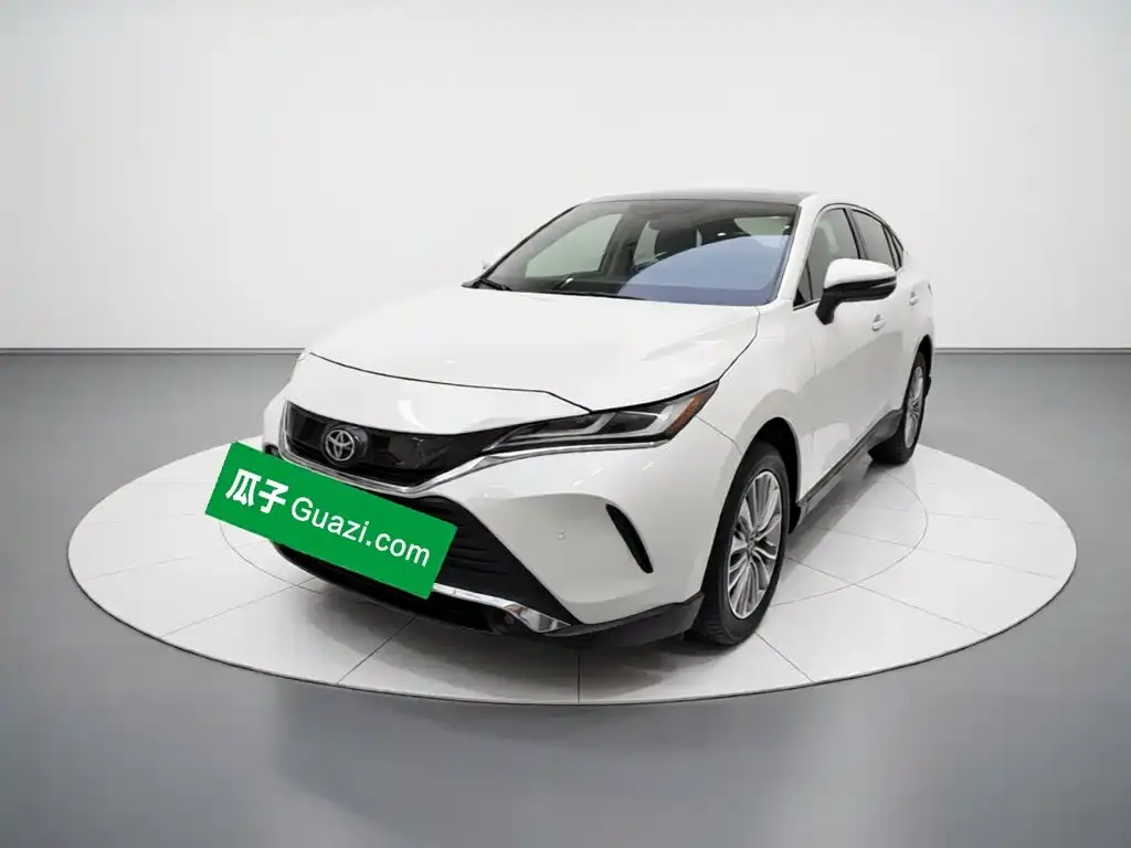 Toyota Harrier — фото 1