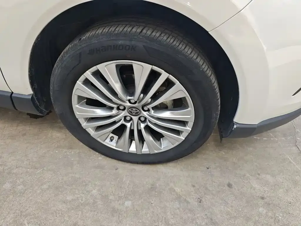 Toyota Harrier — фото 2