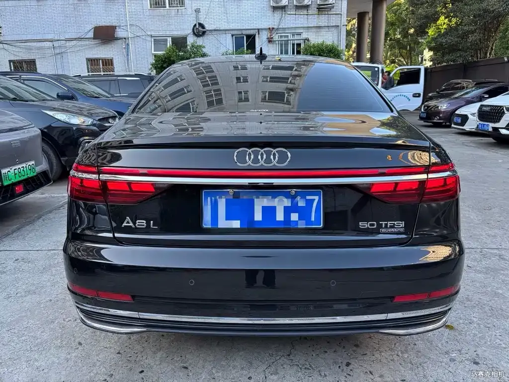 Audi A8 — фото 8
