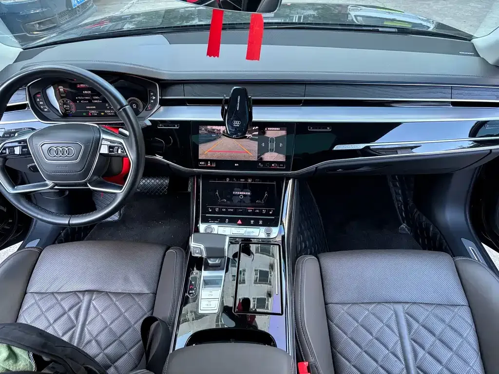 Audi A8 — фото 6