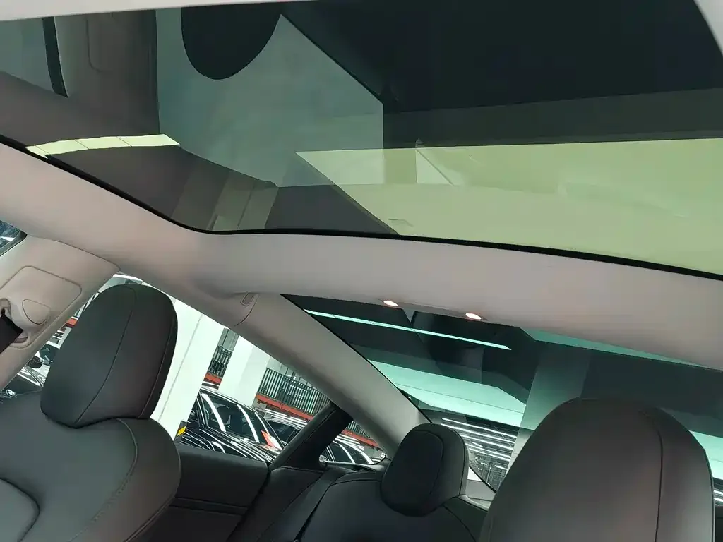 Tesla Model 3 — фото 2