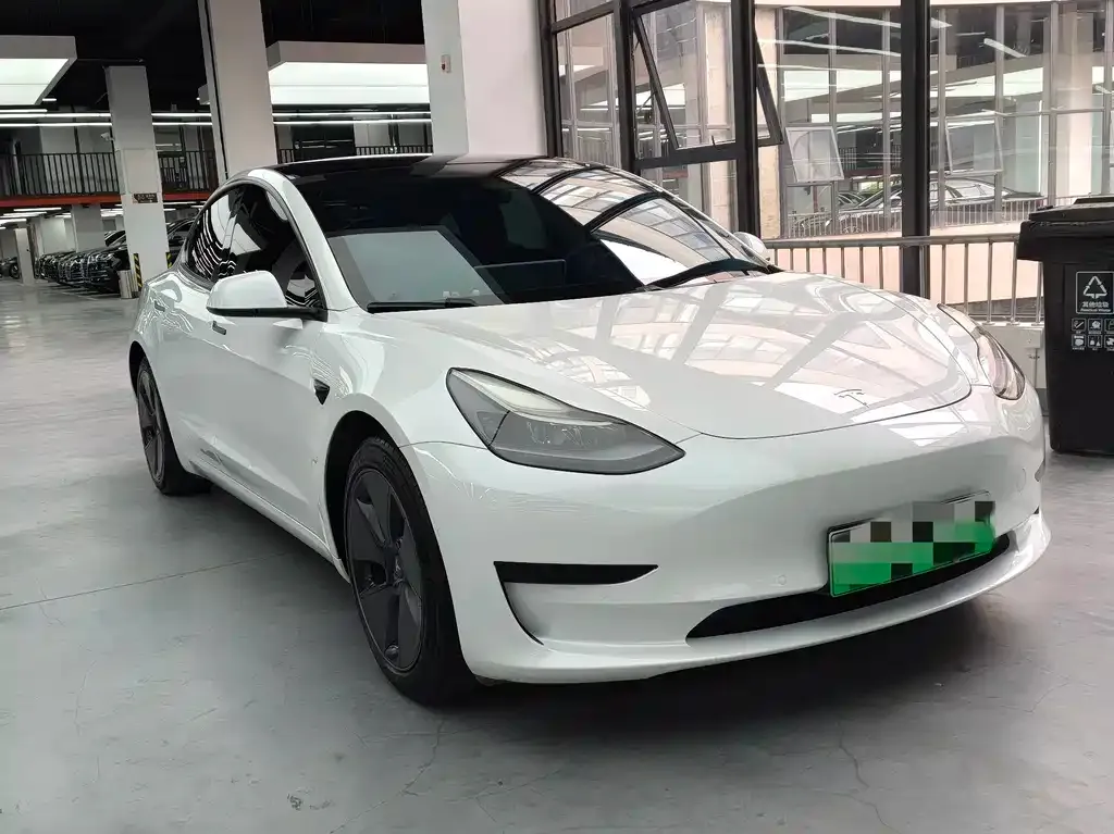 Tesla Model 3 — фото 6