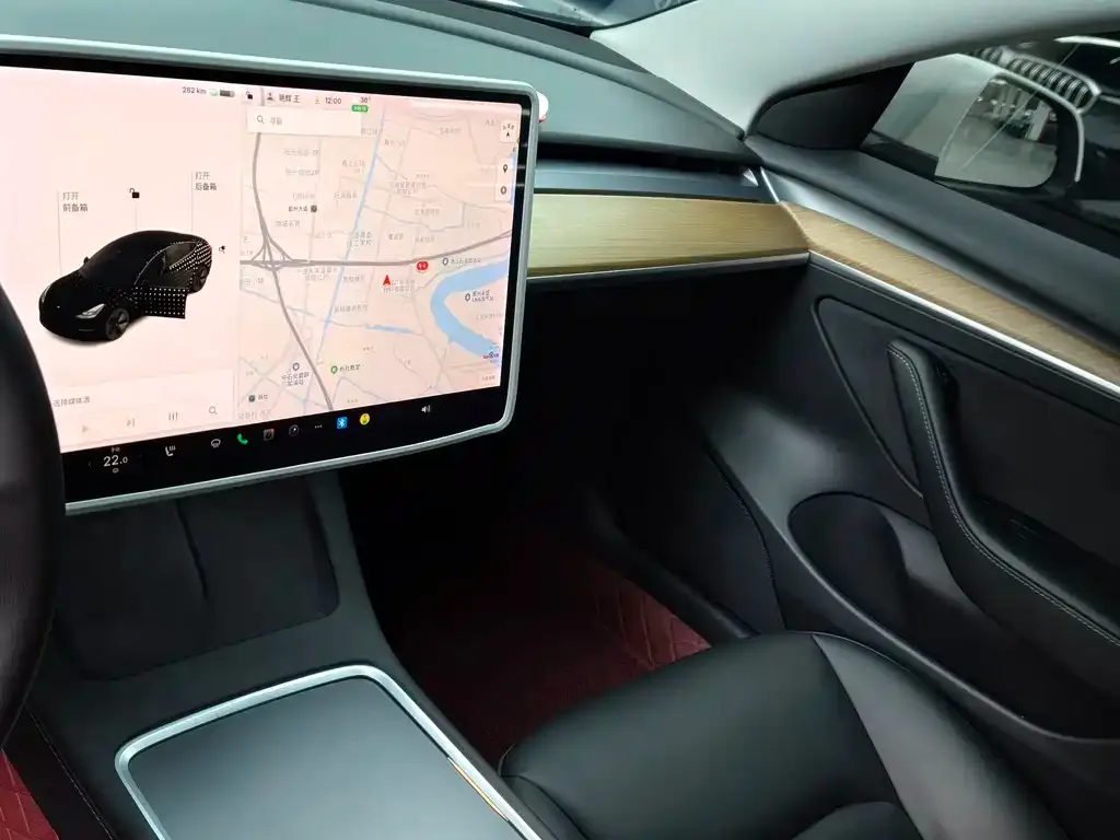 Tesla Model 3 — фото 10