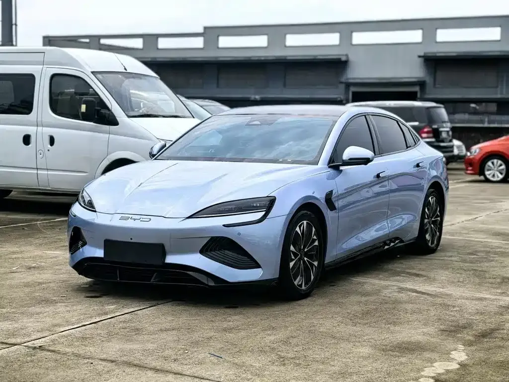 BYD Seal — фото 1