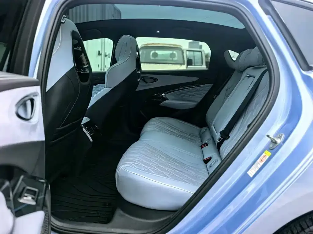 BYD Seal — фото 3