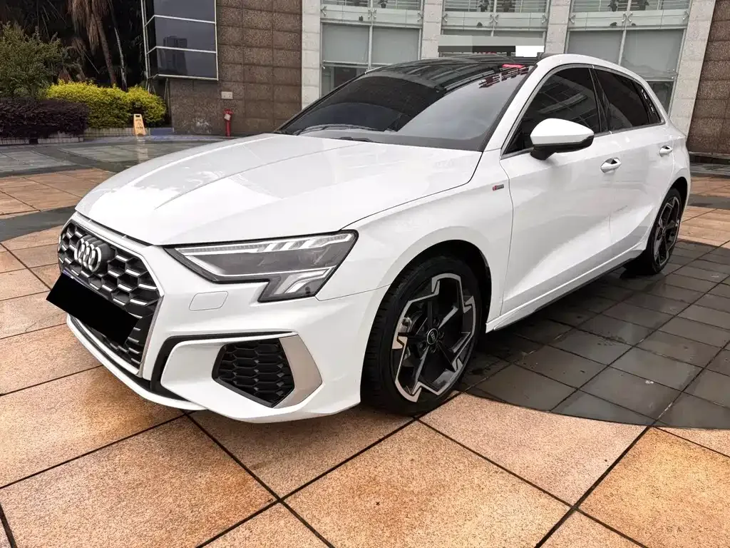 Audi A3 — фото 1