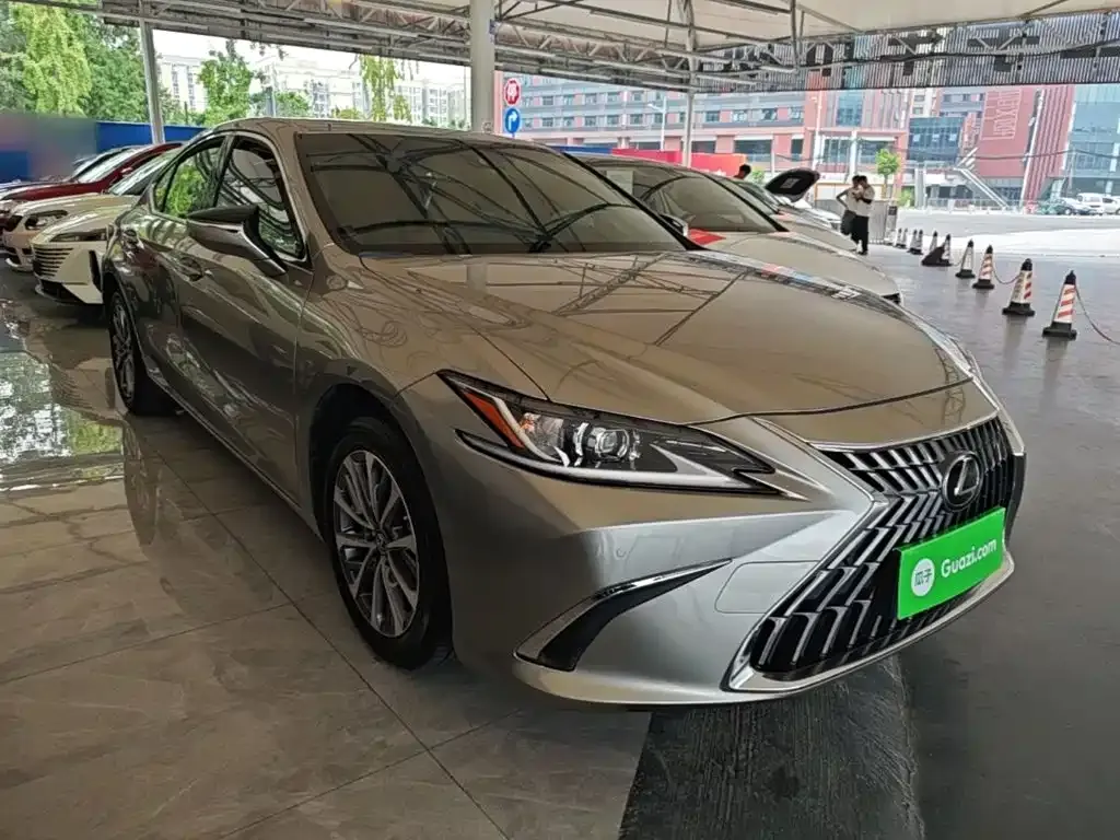 Lexus ES — фото 10